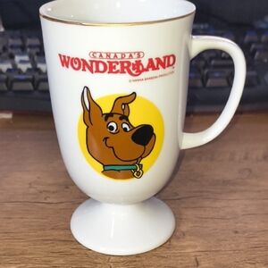 Vintage Canada’s Wonderland Scooby-Doo Ceramic Pedestal Mug Hanna-Barbera Japan